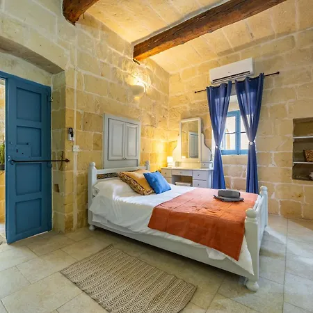 2 - Family X 3 By Solea Affittacamere Għarb